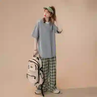 maxim's de paris logoT