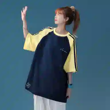 maxim's de paris logoT