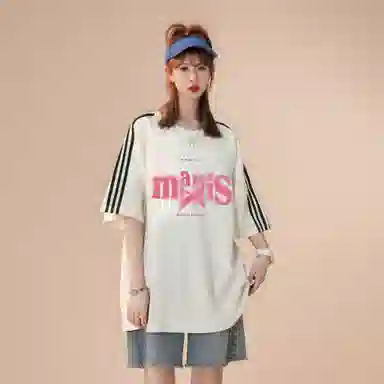 maxim's de paris logoT