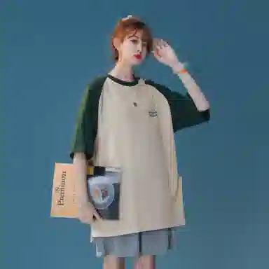 maxim's de paris logoT