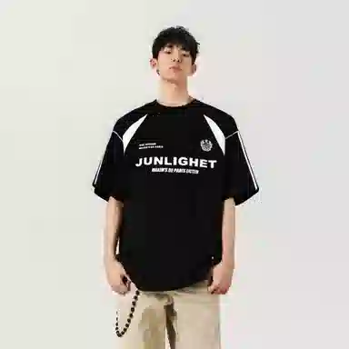 maxim's de paris logoT