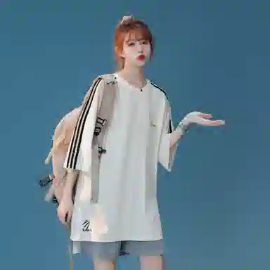 maxim's de paris 260glogoinsT