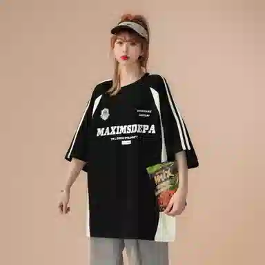 maxim's de paris LogoT