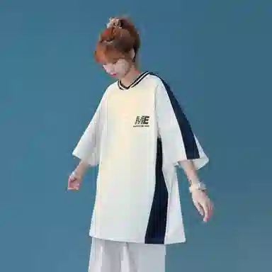 maxim's de paris logoT