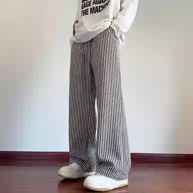M JEANS STUDIOS 7