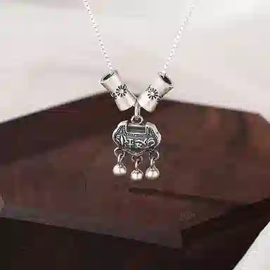 999