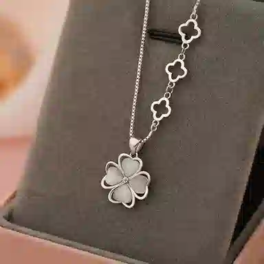 【S999足银纯银 幸运四叶草】 七好美银  精致轻奢时尚优雅小清新 简约小众高级感设计 日常约会通勤百搭锁骨链 琉璃 项链 女款
