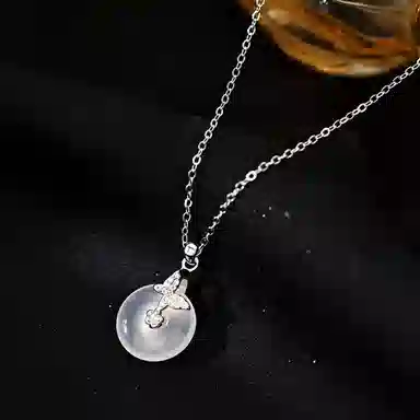 【S925银 扣住福蝶】 七好美银 蝴蝶平安扣 新中式精致轻奢时尚优雅小清新 简约小众高级感设计 日常通勤百搭锁骨链 玉髓 项链 女款