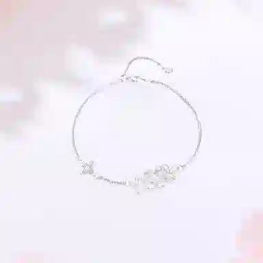 925