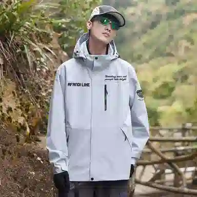 阿凡迪  时尚潮流创意个性简约字母臂章印花宽松休闲高级感百搭舒适登山户外运动拉链连帽  防水透气耐磨防泼水冲锋衣 男女同款