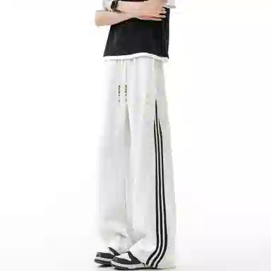 maxim's de paris vibe