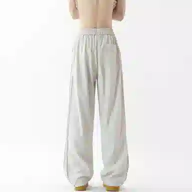 maxim's de paris vibe