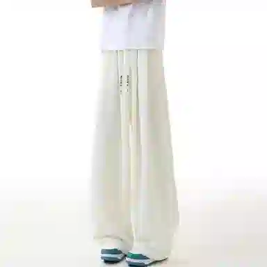 maxim's de paris vibe