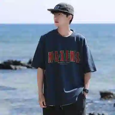 maxim's de paris logoT