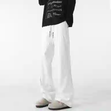 maxim's de paris vibe