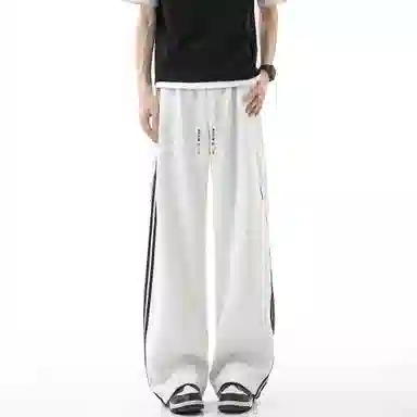 maxim's de paris vibe