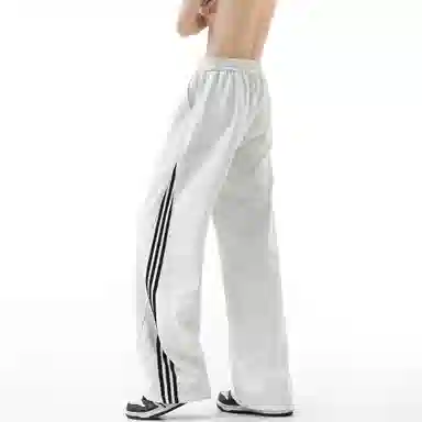 maxim's de paris vibe