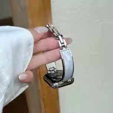 1098