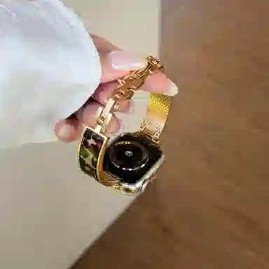 1098