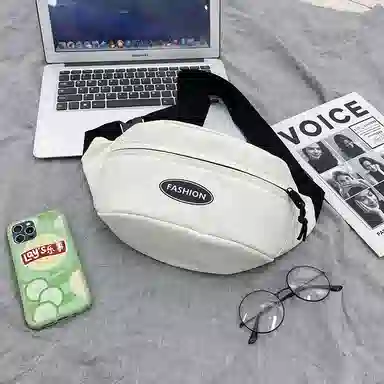 南潇湘 原宿工装风运动百搭骑行斜挎包初高中大学生大容量出行单肩包男生背包 尼龙 胸包 常规 男女同款情侣款 白色/黑色