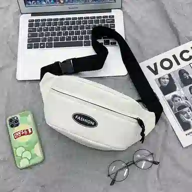 南潇湘 原宿工装风运动百搭骑行斜挎包初高中大学生大容量出行单肩包男生背包 尼龙 胸包 常规 男女同款情侣款 白色/黑色