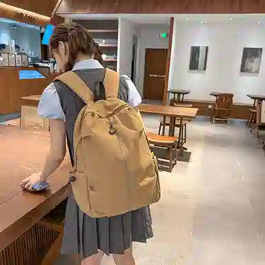 南潇湘 工装机能百搭个性运动街头 尼龙 双肩包 常规 男女同款情侣款 米白色/黑色/酒红色/卡其色/绿色