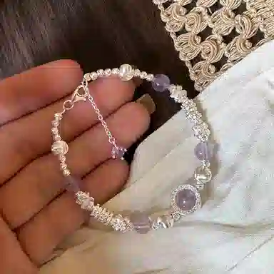 925