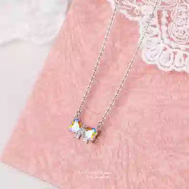 925