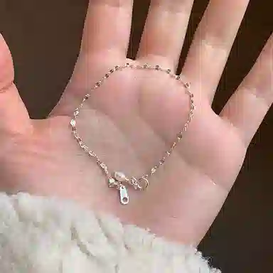 925