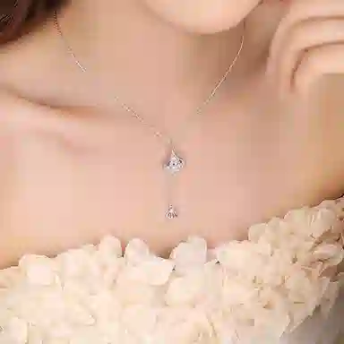 925