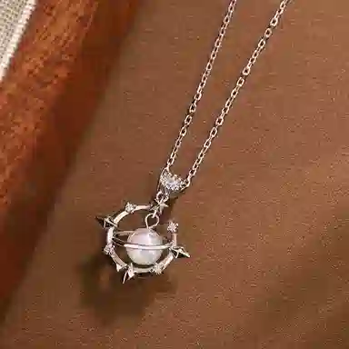 925