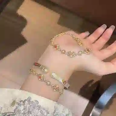 999
