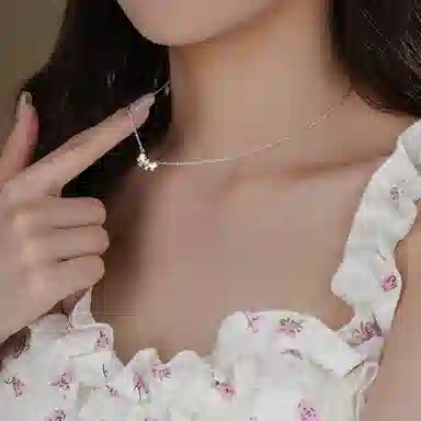 925