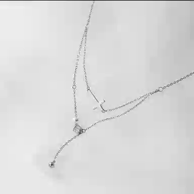 925
