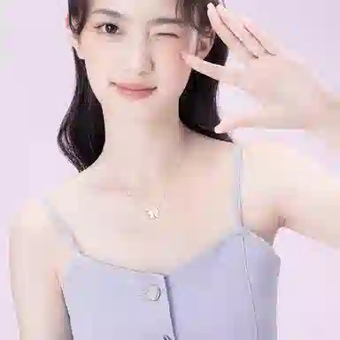 925