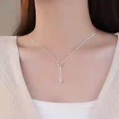 925