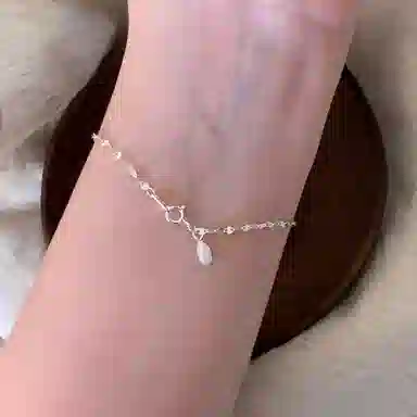 925