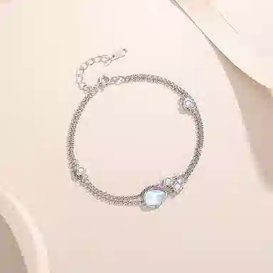 925