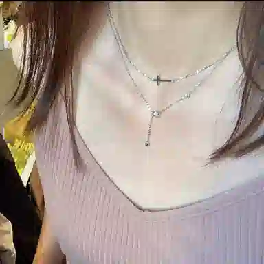 925