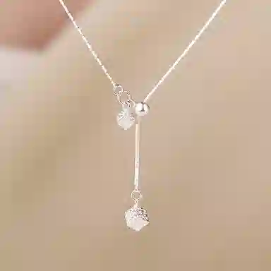 925