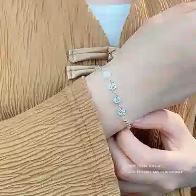 s999