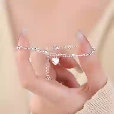 925