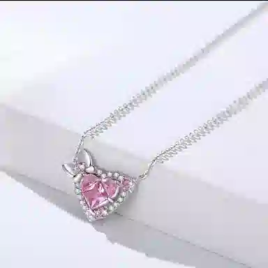 925