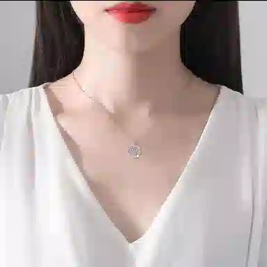 925