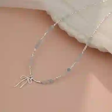 925