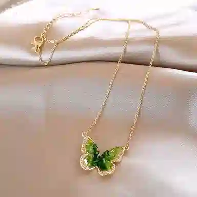 子婳 百搭绿色渐变蝴蝶高级感轻奢小众锁骨链配饰品时髦显气质 合金 项链 女款