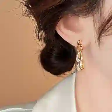 子婳 不规则金色满钻水滴独特时尚轻奢高级感 合金 耳环 女款