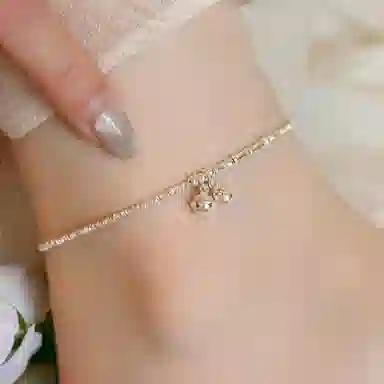 925