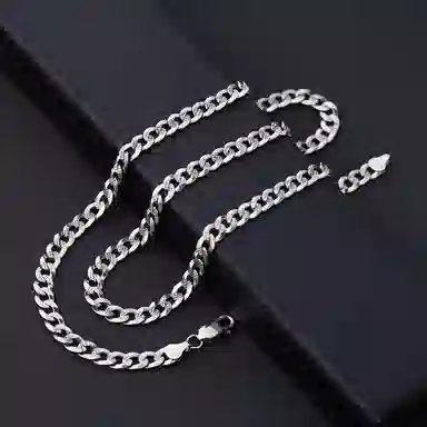 925