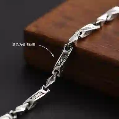 925